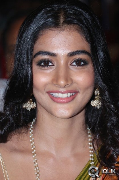 Pooja-Hegde-at-Oka-Laila-Kosam-Audio-Launch